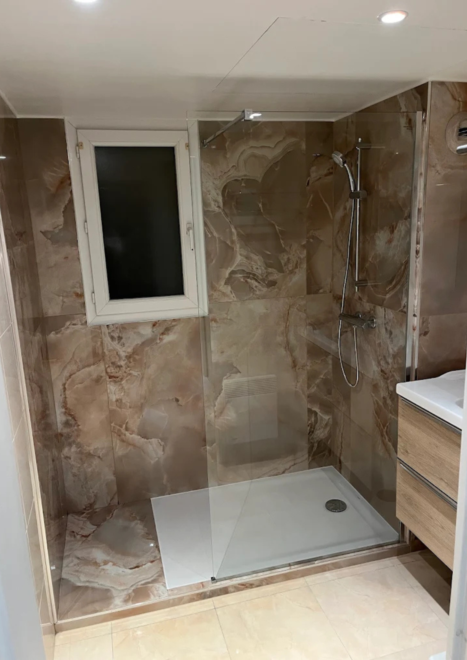 Détail de rénovation salle de bain